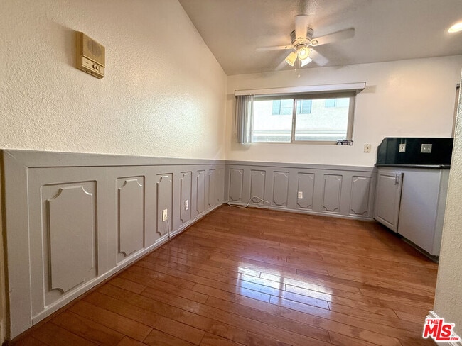 Building Photo - 5310 Lindley Ave