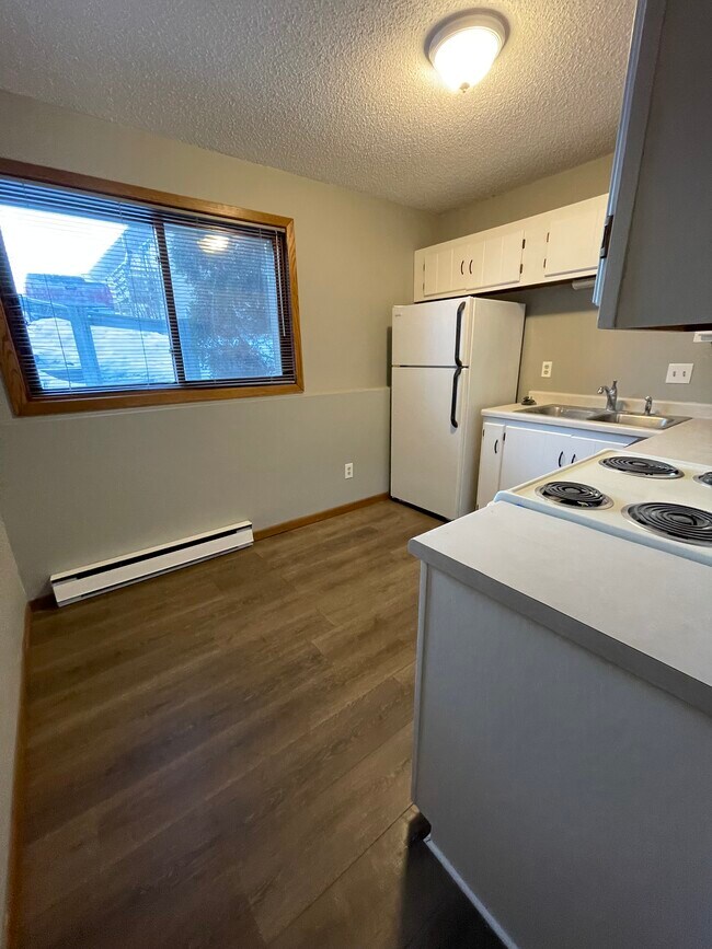 Building Photo - 10525 45th Ave N