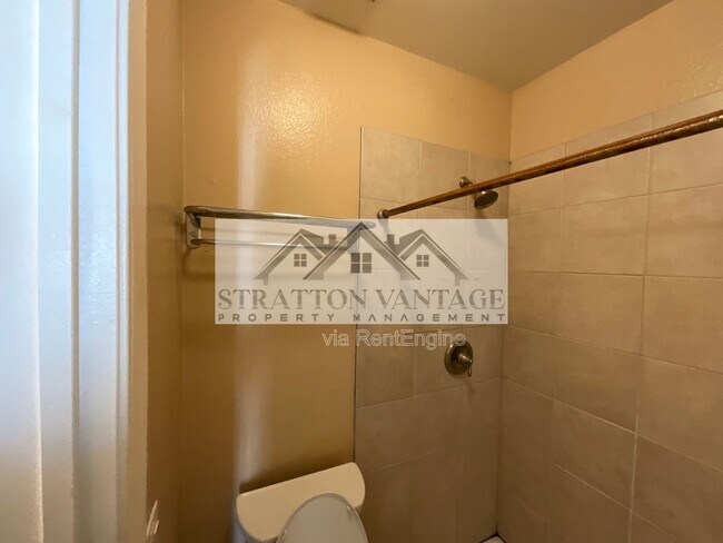 Building Photo - 1825 W Ray Rd