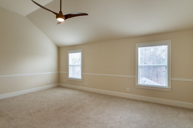 Building Photo - 1037 Dietrich Ln