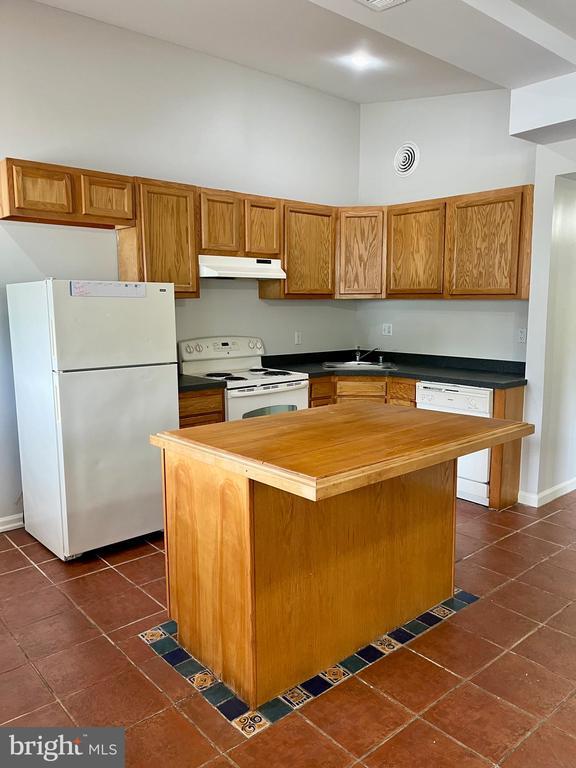 Building Photo - 5 Warfel Dr