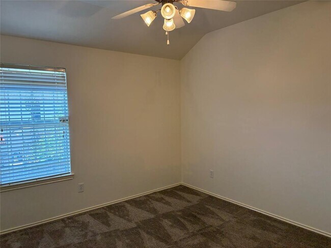 Building Photo - 21223 Colton Cove Dr