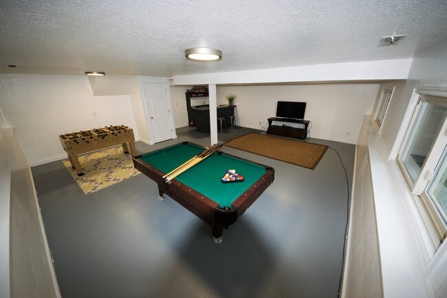 Building Photo - 2370 Canary Ct