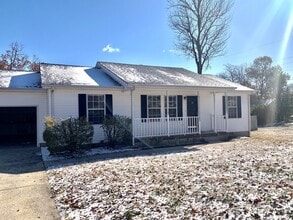 Building Photo - 205 Holland Ridge Dr