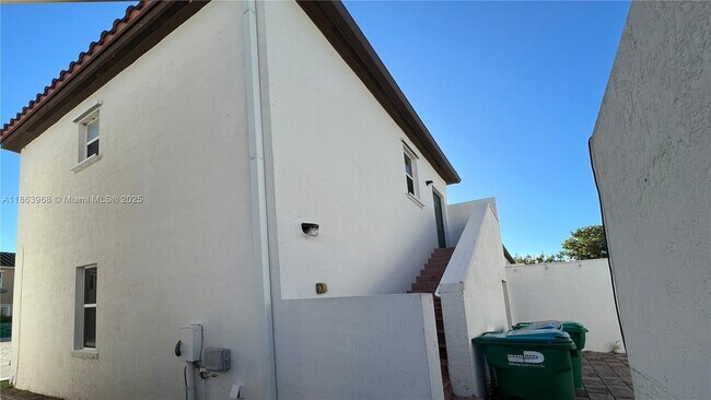 Building Photo - 17170 SW 93rd St