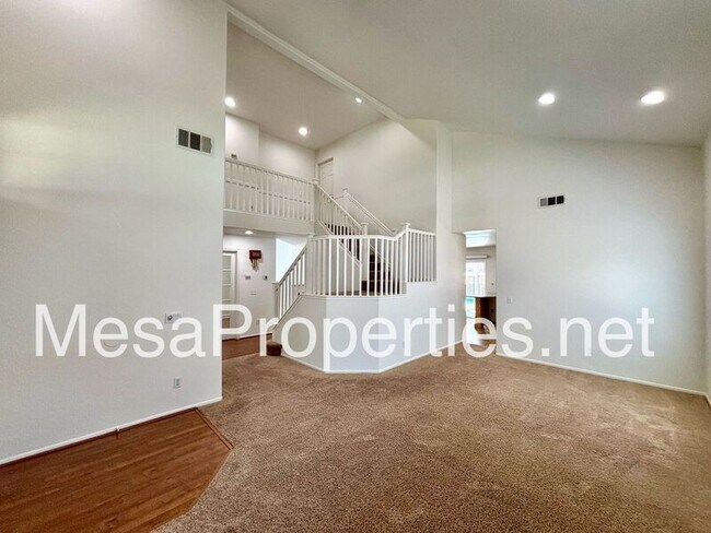 Building Photo - 14027 Silver Creek Way