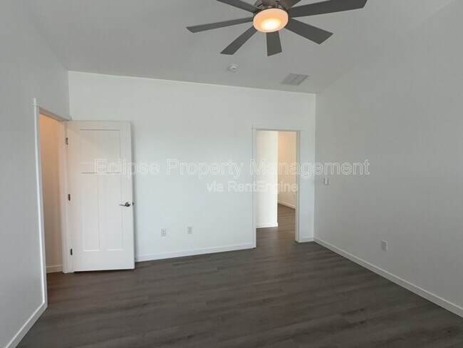 Building Photo - 147 Buena Vista Dr