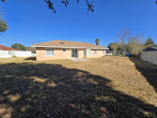 Building Photo - 3-bedroom 2-bath home