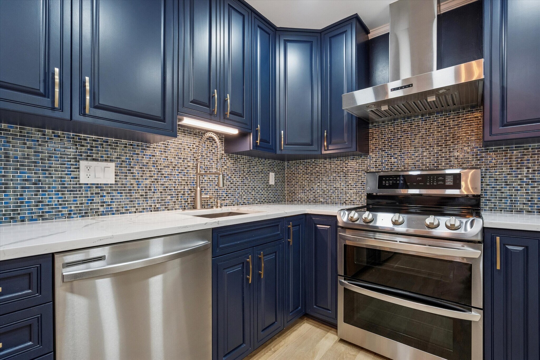 Building Photo - 42 Golf Club Dr