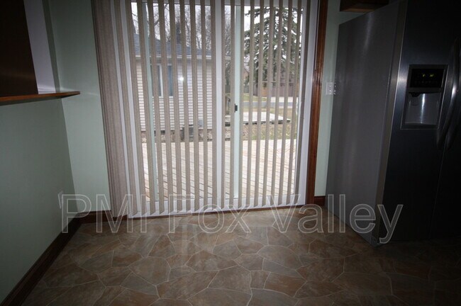 Building Photo - 826 Tayco St