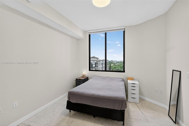 Building Photo - 301 Altara Ave