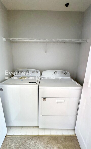 Building Photo - 204 Cottonwood Creek Cir