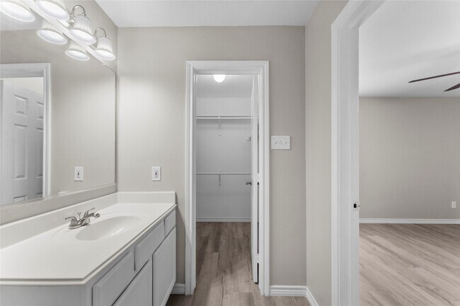 Building Photo - 105 Green Isle Ave