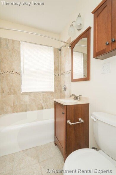 Building Photo - 123 Highland Ave