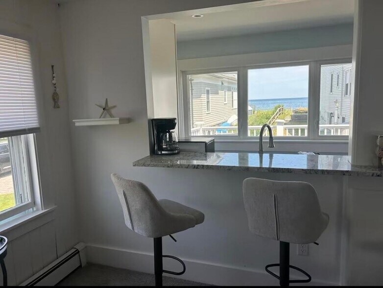 Building Photo - 1300 Ocean 3