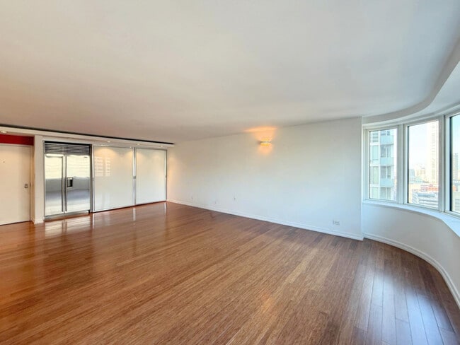 Building Photo - 211 E Ohio St