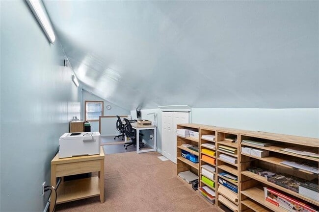 Building Photo - 3-Bedroom Home in Carrick on Private Street