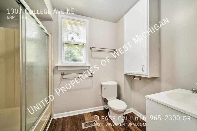 Building Photo - 1307 College Ave NE