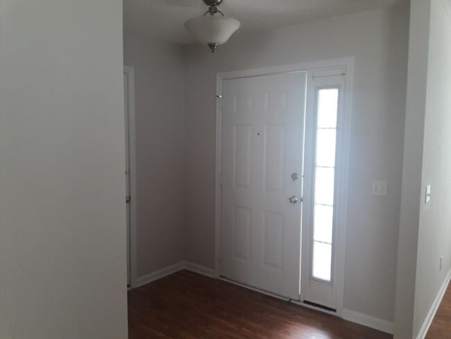 Building Photo - 25 Halyard Dr