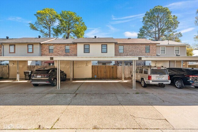 Building Photo - Harts Landing - Right next to the pool! One month half off rent!