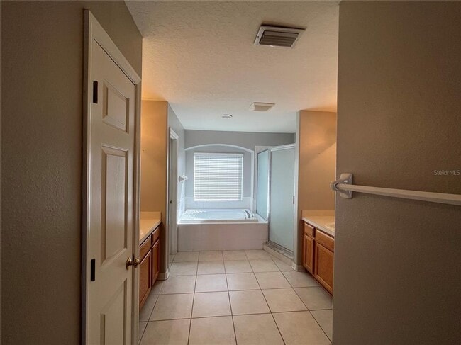 Building Photo - 17930 Cunningham Ct