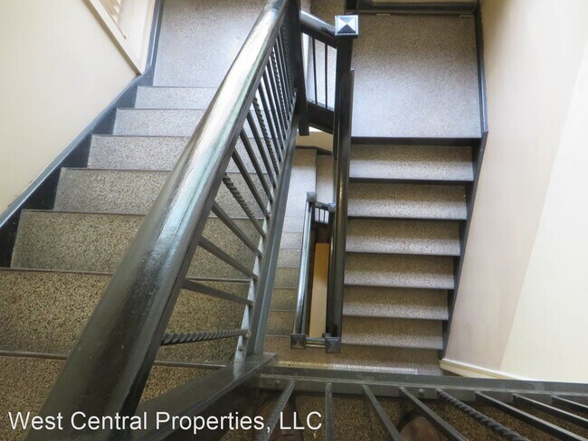 Building Photo - 719 Union St