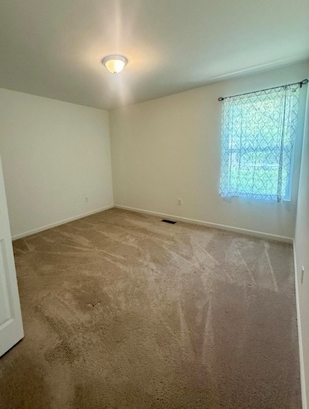 Building Photo - 2682 Valley Dr