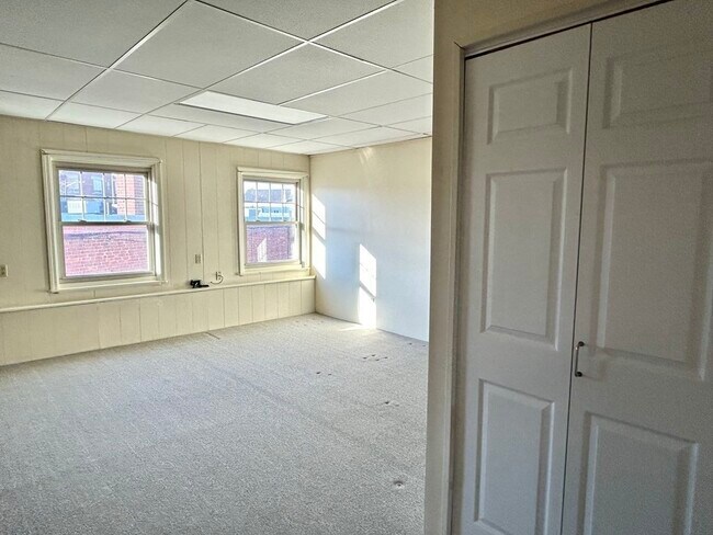 Building Photo - 64 Jireh St