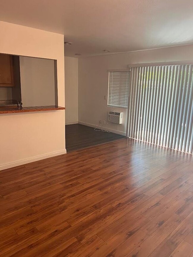 Building Photo - Renovated 2 Bedroom/ 1 Bathroom Condo Available in Culver City $2,600! *MOVE-IN SPECIAL*