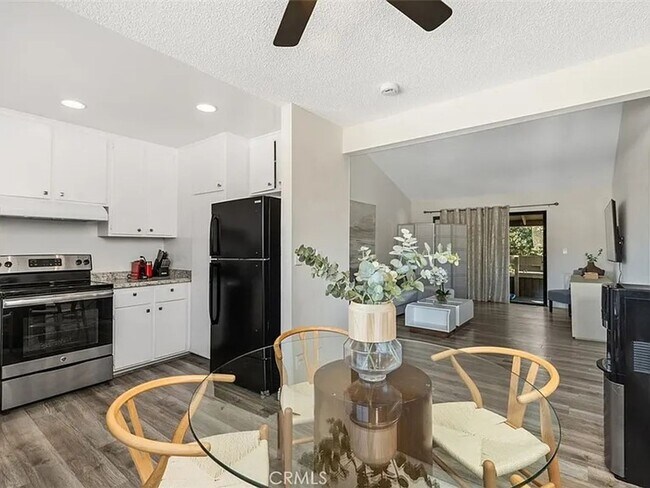 Building Photo - Move-In Ready 2BR | Fresh Paint | Unfurnished & Ready for Your Style