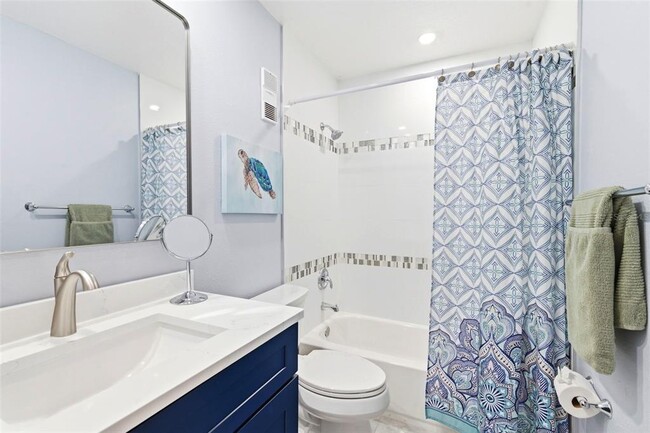 Building Photo - 201 Pompano Dr SE