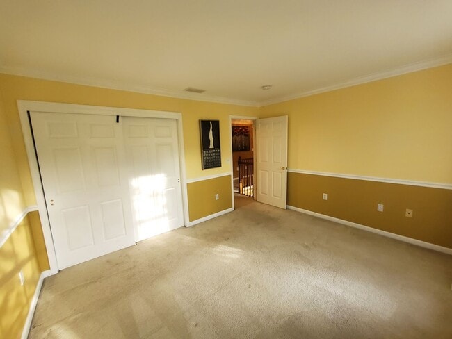 Building Photo - Beautiful, large home with finished baseme...