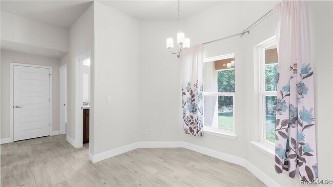 Building Photo - 23 Lone Pine St