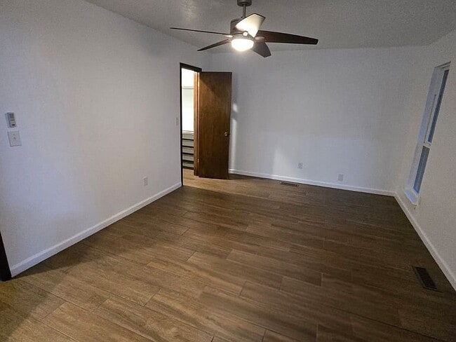 Building Photo - 8912 N Markwell Ave