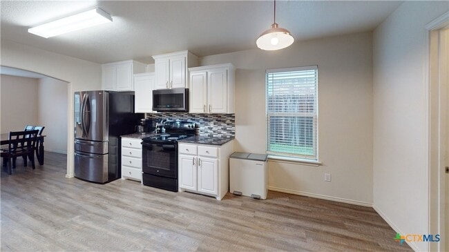 Building Photo - 2703 Tara Dr