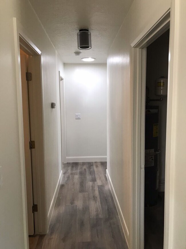 Building Photo - Beautifully remodeled 4 bedroom home with fully fenced backyard in Bloomington Hills with RV parking