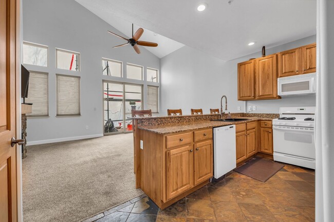 Building Photo - Crestview Condo - Kimball Junction