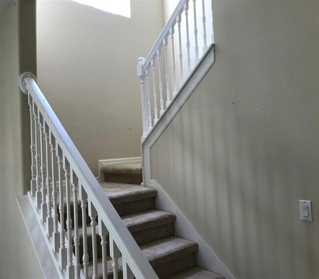 Building Photo - 2628 Corona Borealis Dr