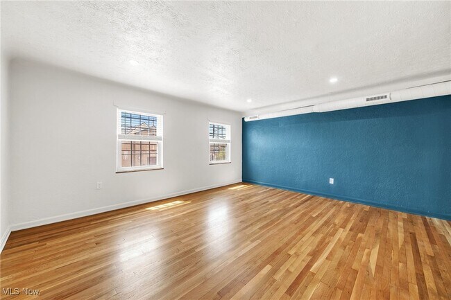 Building Photo - 12900 Madison Ave