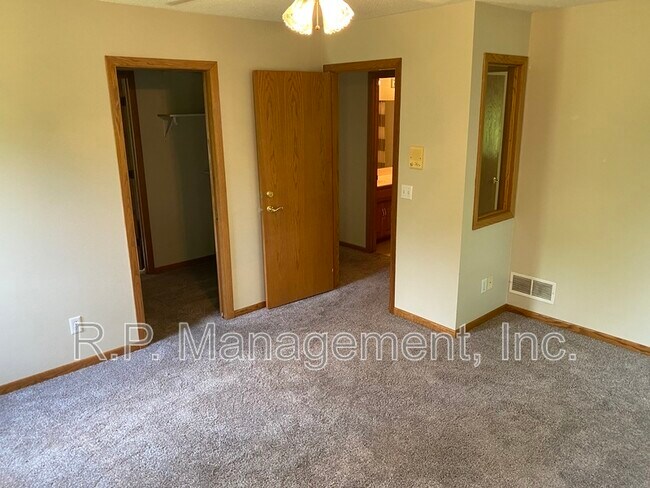Building Photo - 4626 Linnea Ln