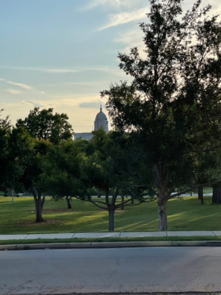 Building Photo - 2312 N Everest Ave