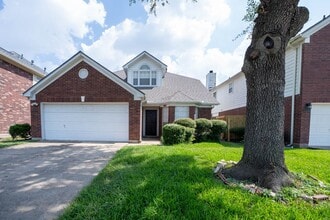 Building Photo - 8826 Fondren Village Dr