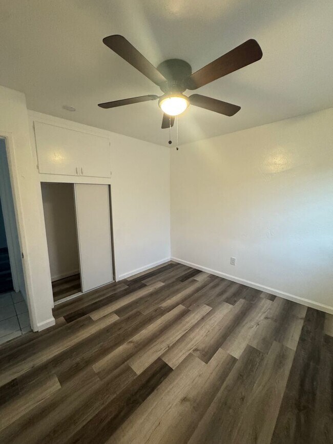 Building Photo - S 33rd