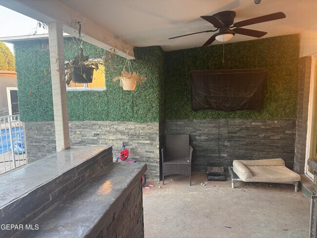 Building Photo - 6437 Dawn Dr