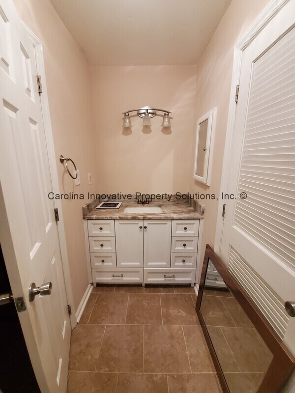 Building Photo - 5409 Leaford Ct