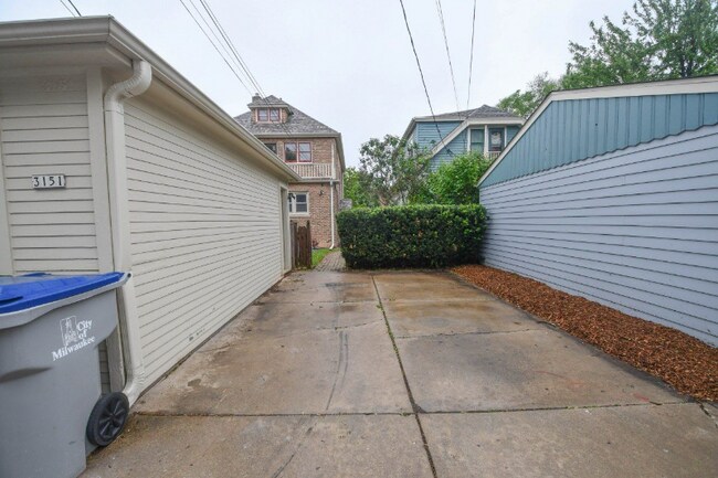 Building Photo - 3151 S Quincy Ave