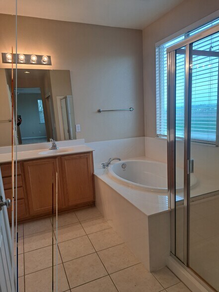 Building Photo - 5300 Janero Way