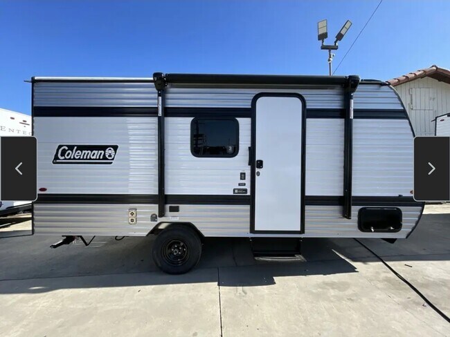 Building Photo - 532 Camino de Amor