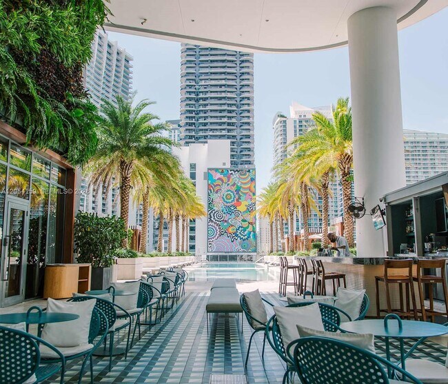 Building Photo - 801 S Miami Ave
