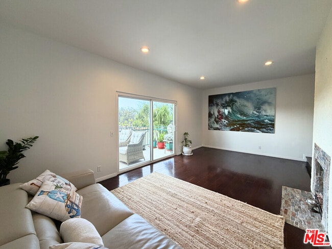 Building Photo - 6444 Cavalleri Rd